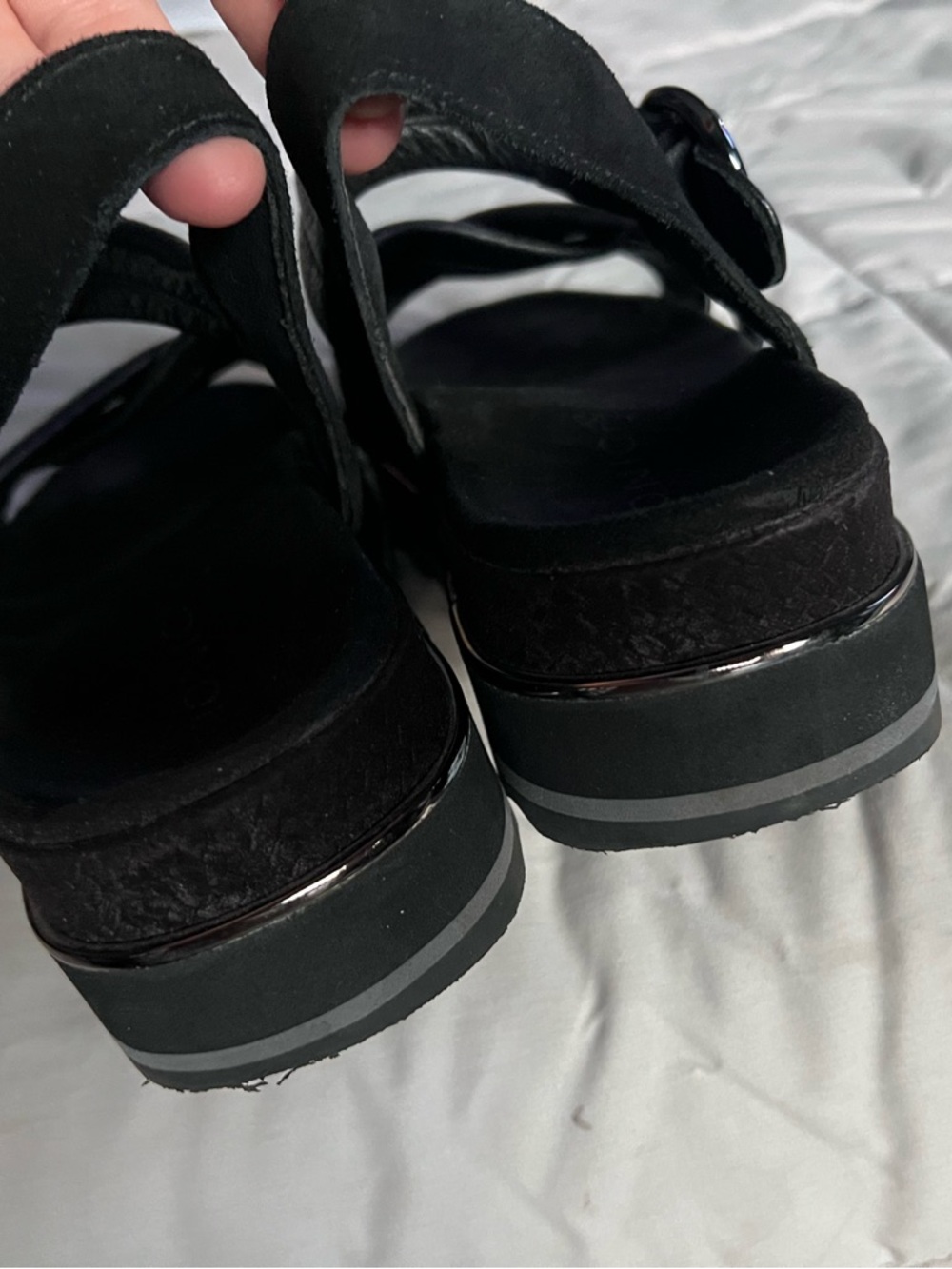 MAKE AN OFFER - VIONIC Phoenix Reyna Black Leather Platform Crisscross Sandal - Picture 5 of 8